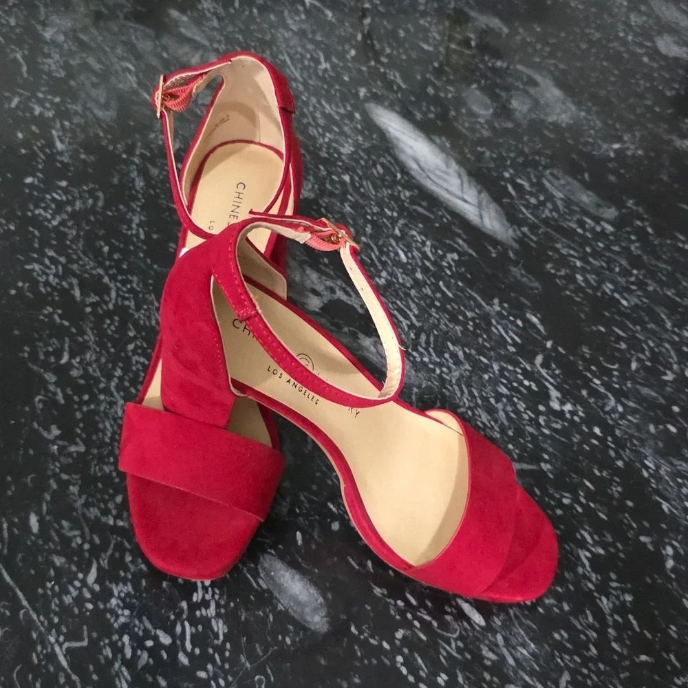 BRAND NEW CHINESE LAUNDRY BLOCK HEEL OPEN TOE WOMEN'S SANDAL